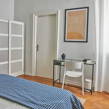 Old Town / Universitate New Flat